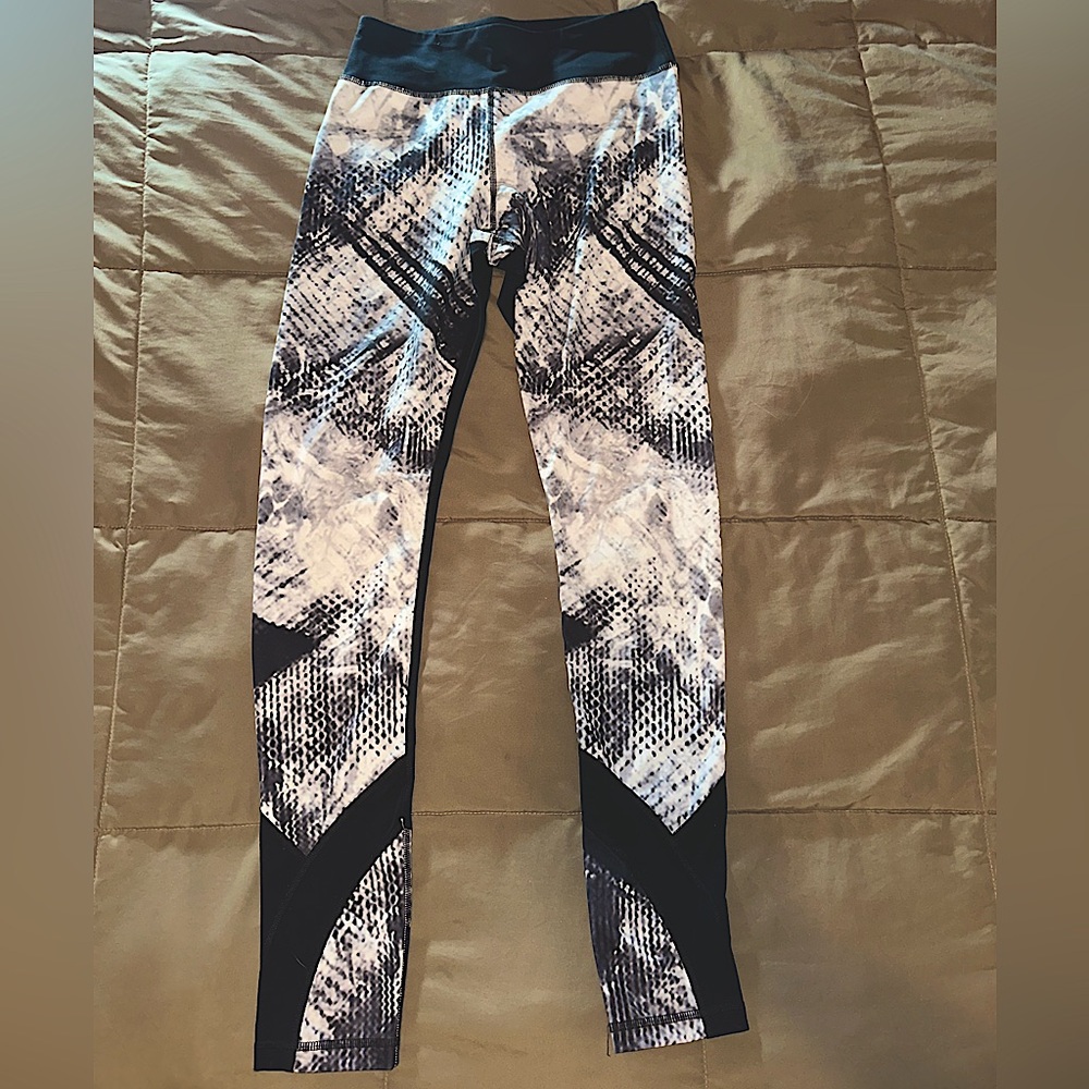 Patterned leggings